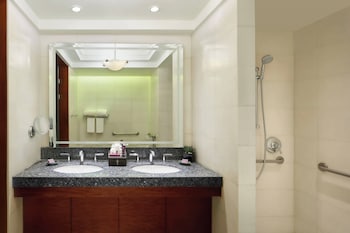 Deluxe Room, 1 King Bed