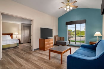 Suite, 1 King Bed, Non Smoking