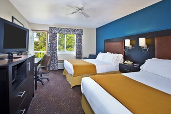 Standard Room, 2 Queen Beds, Balcony