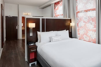 Studio Suite, 1 King Bed with Sofa bed, Corner