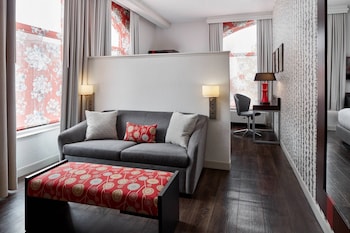 Studio Suite, 1 King Bed with Sofa bed, Corner