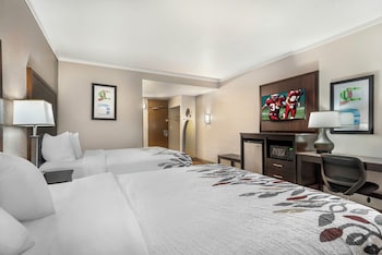 Deluxe Room, 2 Queen Beds, Non Smoking
