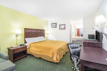 Room, 1 King Bed, Smoking