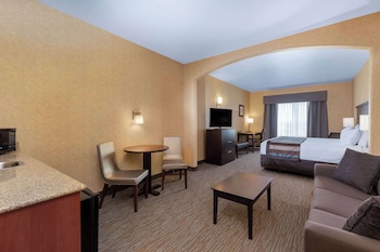 Deluxe Studio Suite, 1 King Bed, Non Smoking
