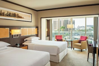 Deluxe Room, 2 Twin Beds, City View