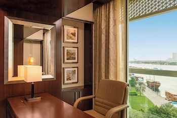 Executive Room, 1 King Bed, Club lounge access