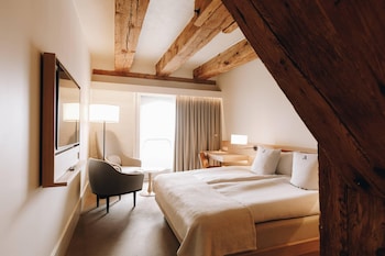 Deluxe Room (Waterfront)