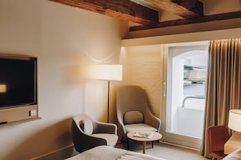 Deluxe Room (Waterfront)