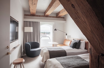 Deluxe Twin Room (Waterfront)
