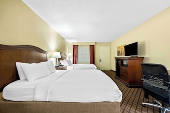 Standard Room, 2 Queen Beds, Non Smoking