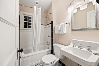 Suite, 1 King Bed, Non Smoking, Jetted Tub