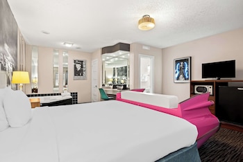 Suite, 1 King Bed, Non Smoking, Jetted Tub