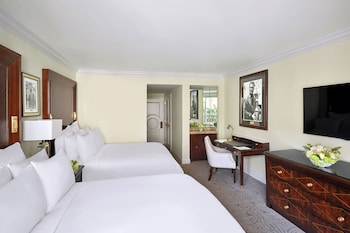 Deluxe Room, 2 Queen Beds (Guest)