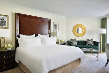 Premier Room, 1 King Bed (Golf)