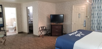 Studio Suite, 1 King Bed, Non Smoking