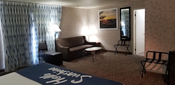 Studio Suite, 1 King Bed, Non Smoking