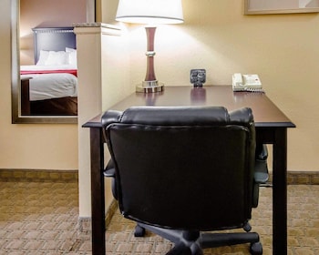 Suite, 1 King Bed, Non Smoking