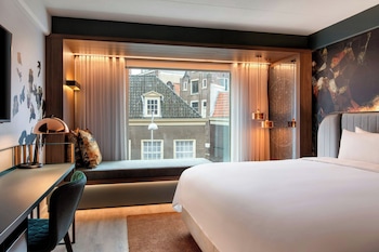 Deluxe Room, 1 King Bed