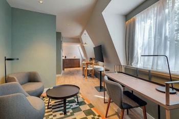 Studio, 1 King Bed with Sofa bed, Non Smoking