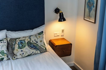 Basic Room, 1 Large Twin Bed (COSY ONE)