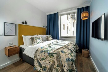 Room (THE ONE)