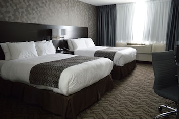 Business Room, 2 Queen Beds, Non Smoking (Upgrade)