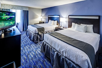 Suite, 2 Queen Beds (Additional Living Area)