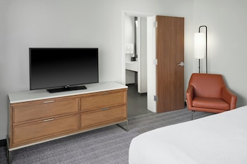 Suite, 1 Bedroom, Hearing Accessible (Transfer Shower)