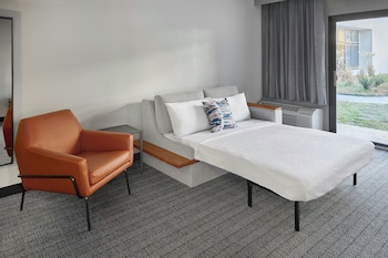 Suite, 1 Bedroom, Hearing Accessible (Transfer Shower)