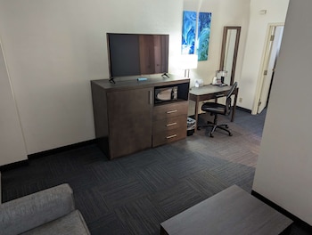 Suite, 1 Queen Bed, Non Smoking
