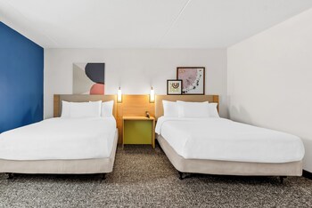 Room, 2 Queen Beds, Accessible, Bathtub (Mobility)