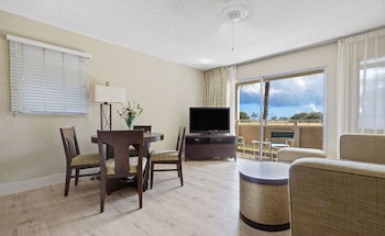 Suite, 1 Bedroom, Kitchen, Ocean View (1 King bed and sofa sleeper)