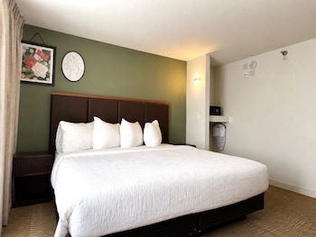 Classic Room, 1 King Bed