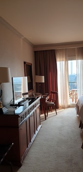 Executive Room, 1 King Bed, Balcony (Executive Level)