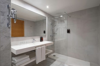 Double Room, Connecting Rooms