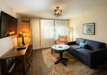 Suite, 1 King Bed