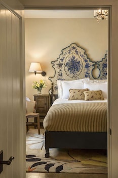 Suite, 1 King Bed, Fireplace (wood burning fireplace)