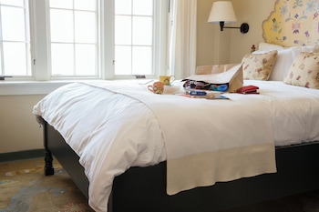 Traditional Room, 1 Queen Bed