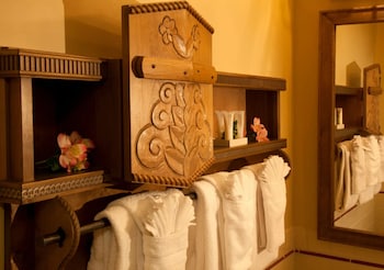 Traditional Room, 1 Queen Bed