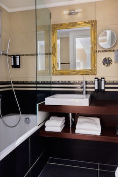 Deluxe Top View Room