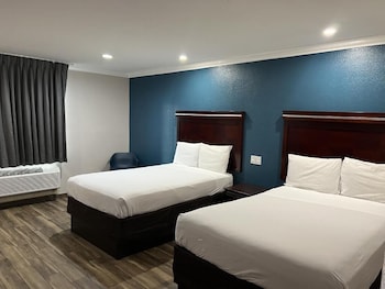 Room, 2 Queen Beds, Non Smoking