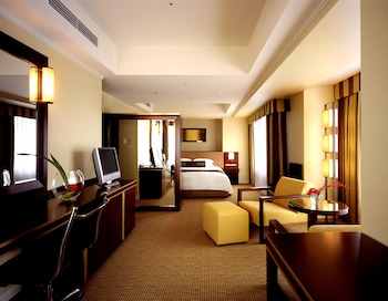 Corner Deluxe Double Room, Non-Smoking