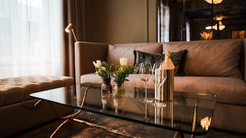 Rose Suite