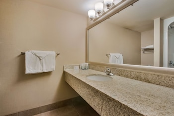 Standard Room, 1 King Bed, Non Smoking, Jetted Tub