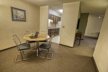 Deluxe 2 Bedrom Suite