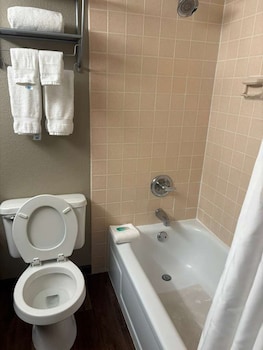 Room, 1 Queen Bed, Accessible, Refrigerator & Microwave (Non-Smoking)