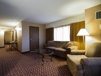 Deluxe Suite, 1 King Bed, Non Smoking (One-Bedroom)
