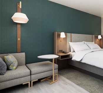 Standard Room, 1 King Bed