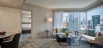 Executive Suite, 1 King Bed, Smoking, Harbor View