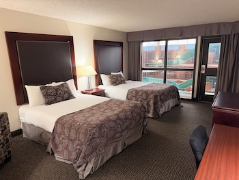 Standard Room, 2 Queen Beds, Non Smoking, Pool View (Balcony)